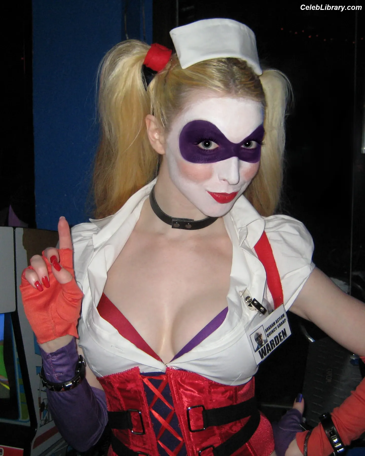 Lisa Foiles photo 7 of 707