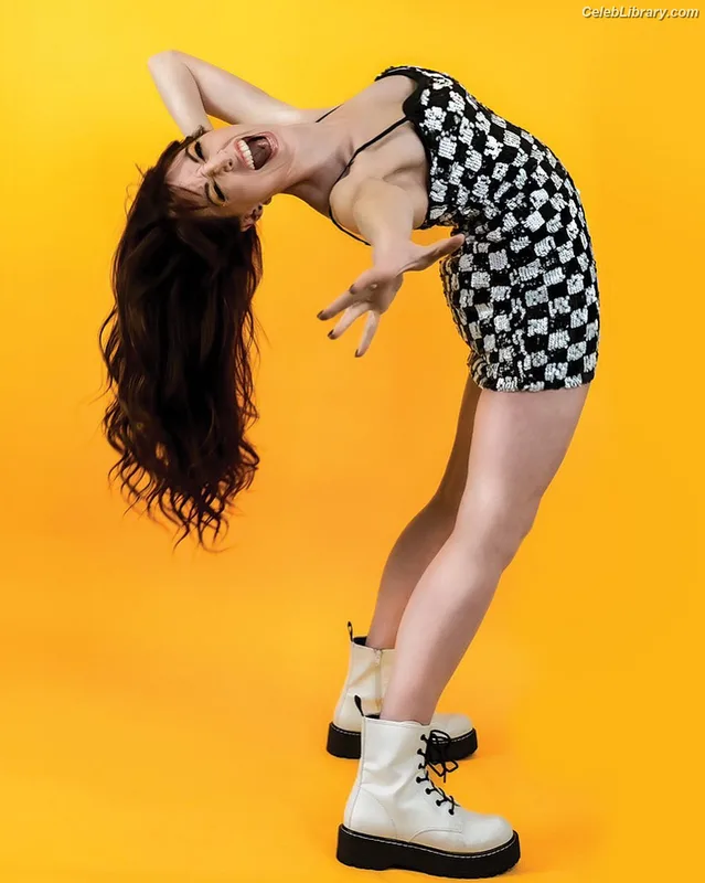 Lisa Foiles photo 1 of 708