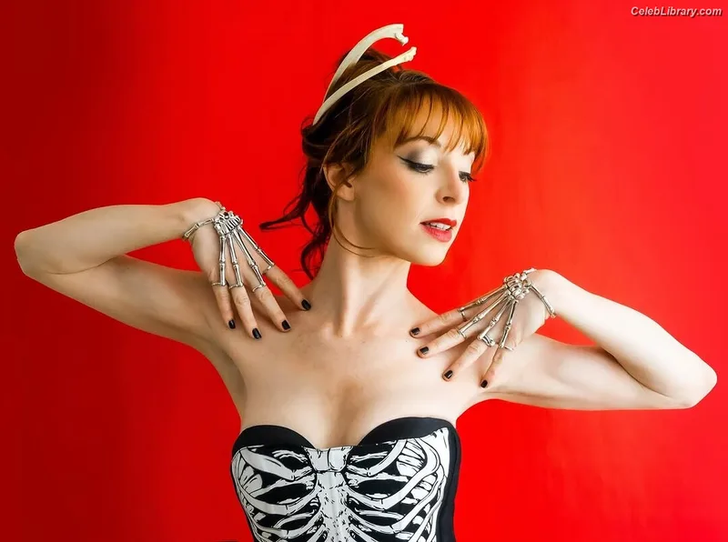 Lisa Foiles photo 1 of 708