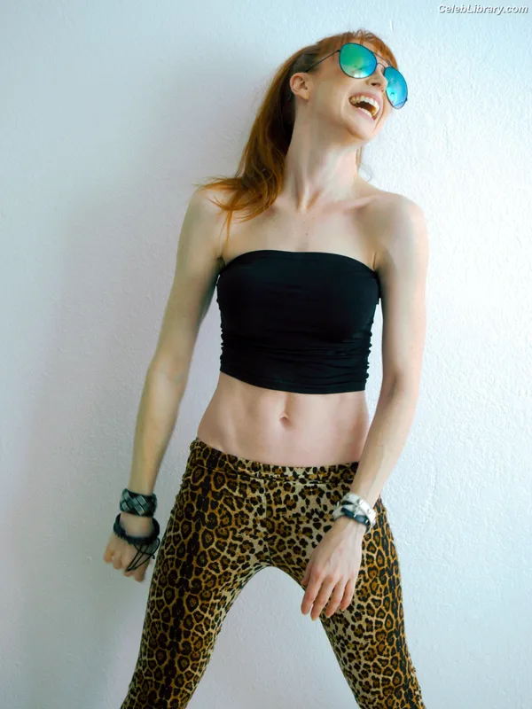 Lisa Foiles photo 19 of 708