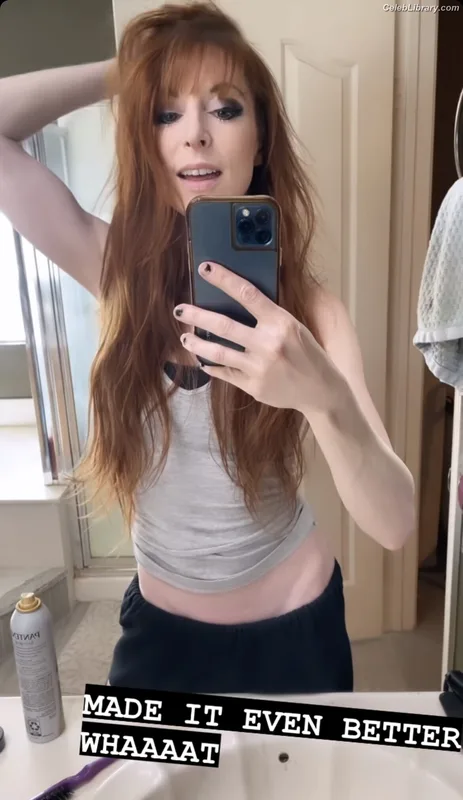 Lisa Foiles photo 17 of 708