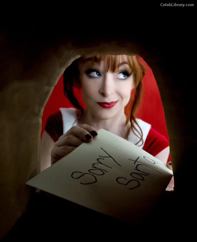 Lisa Foiles photo 10 of 708