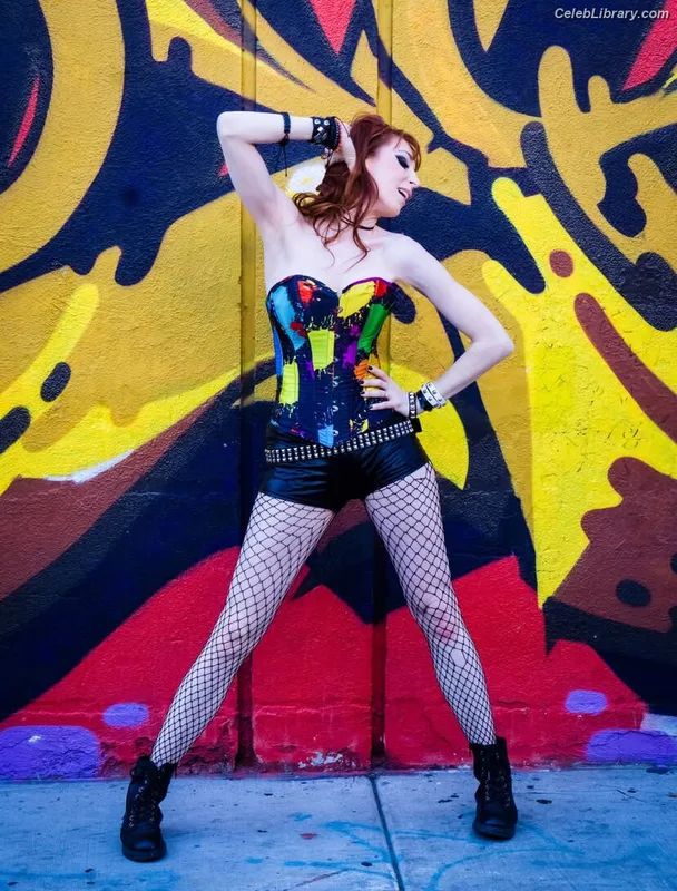 Lisa Foiles photo 13 of 708
