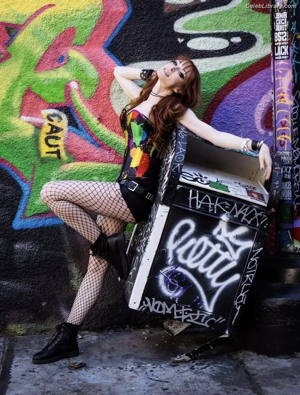 Lisa Foiles photo 24 of 708