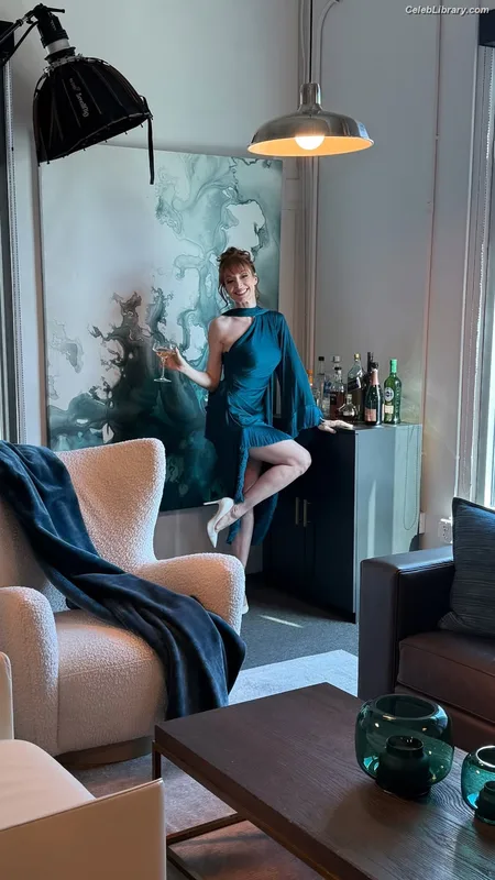 Lisa Foiles photo 19 of 708
