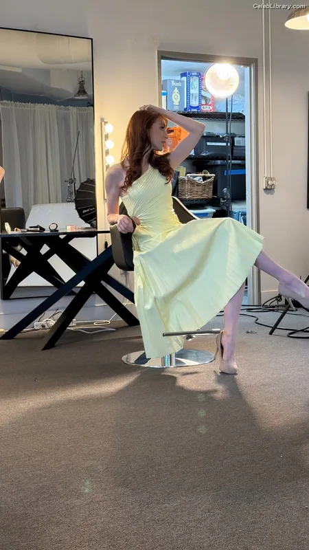 Lisa Foiles photo 20 of 708