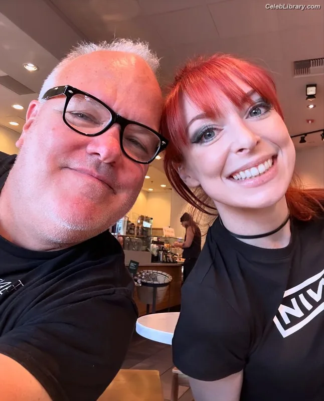 Lisa Foiles photo 20 of 708