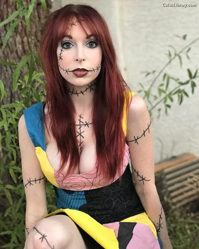 Lisa Foiles photo 13 of 708