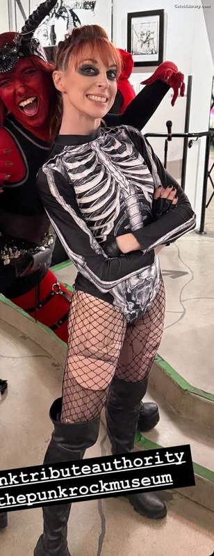 Lisa Foiles photo 15 of 708