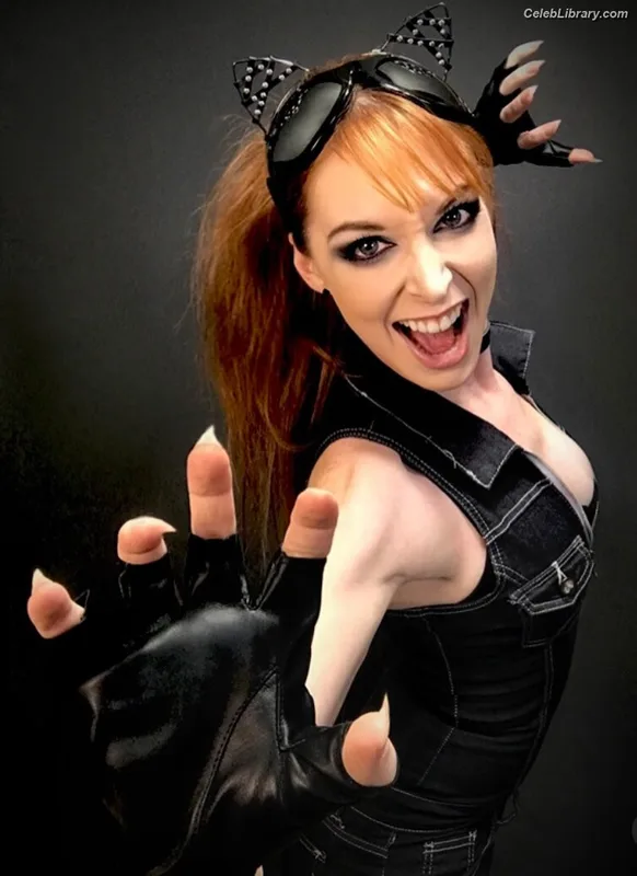 Lisa Foiles photo 22 of 708