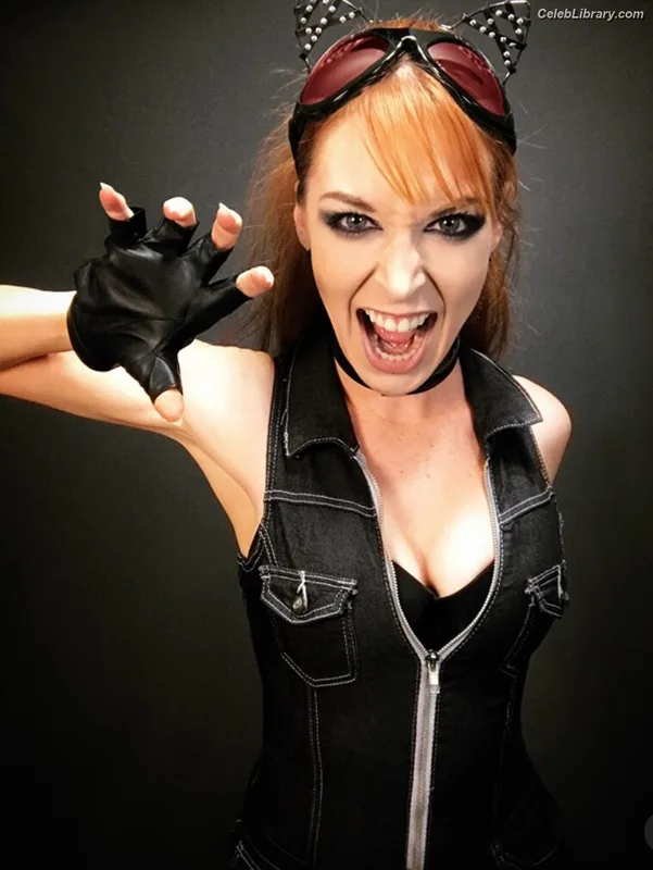 Lisa Foiles photo 24 of 708