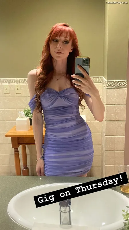 Lisa Foiles photo 4 of 708