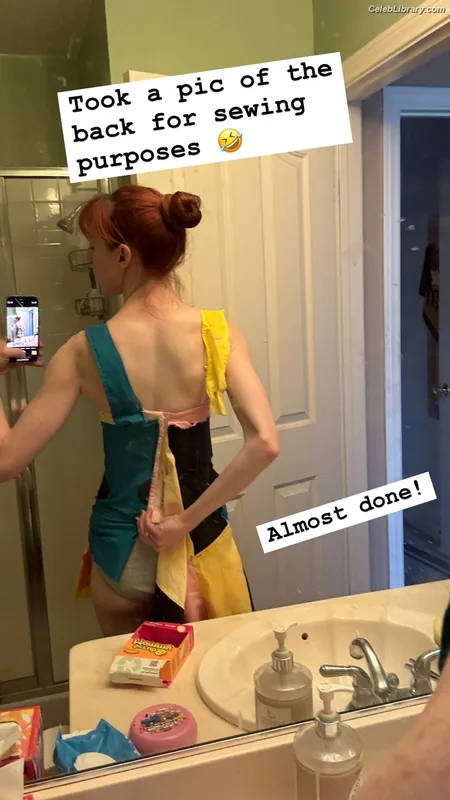 Lisa Foiles photo 8 of 708