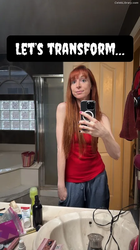 Lisa Foiles photo 9 of 708