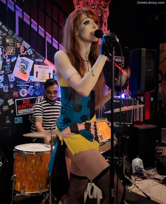 Lisa Foiles photo 19 of 708