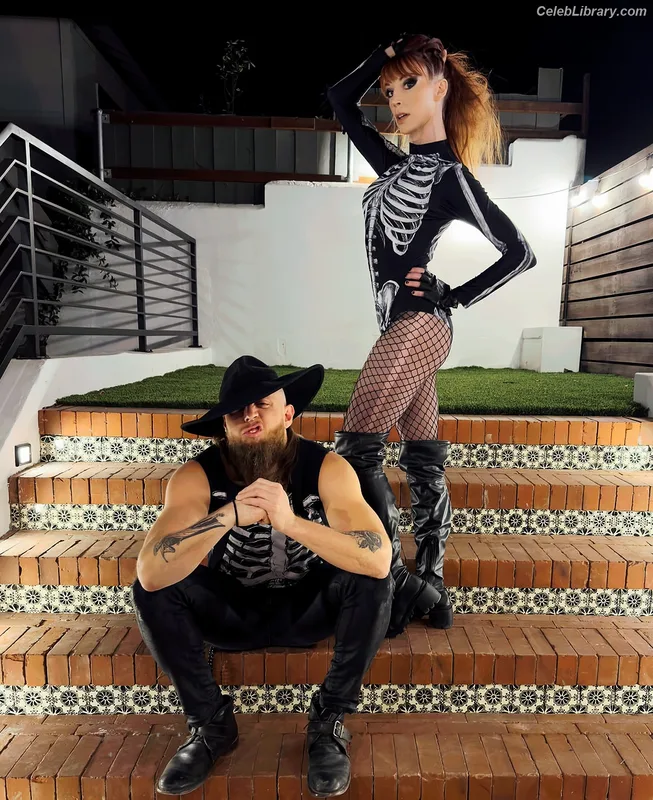 Lisa Foiles photo 24 of 708