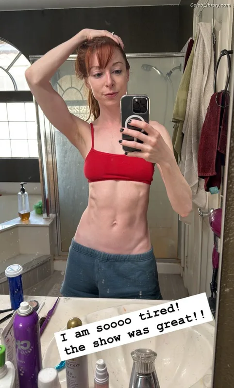 Lisa Foiles photo 3 of 708