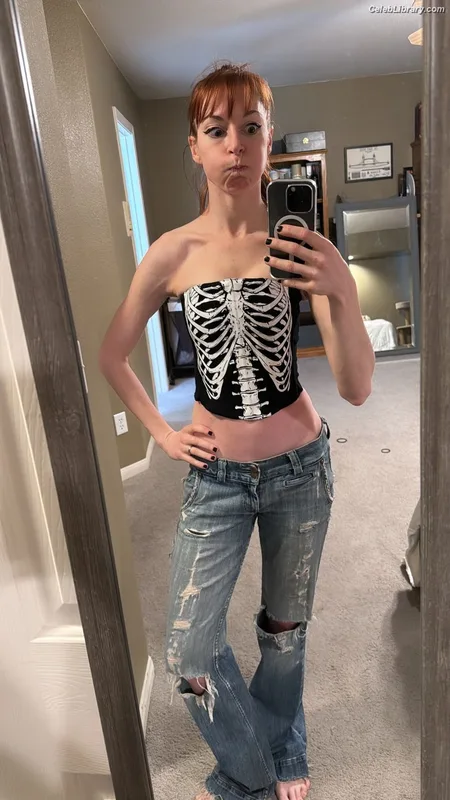 Lisa Foiles photo 9 of 708