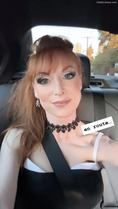 Lisa Foiles photo 12 of 708