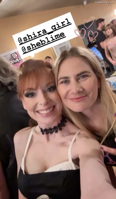 Lisa Foiles photo 13 of 708