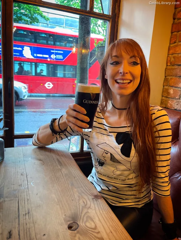 Lisa Foiles photo 18 of 708