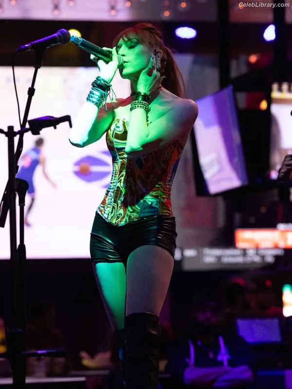 Lisa Foiles photo 19 of 708
