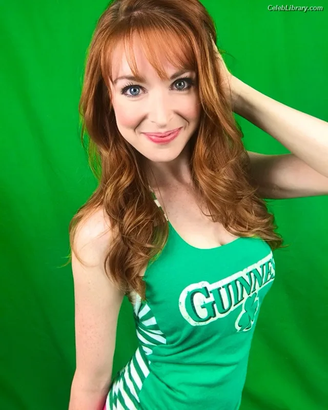 Lisa Foiles photo 22 of 708