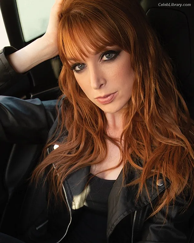 Lisa Foiles photo 23 of 708