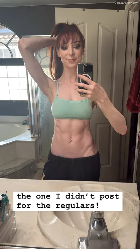 Lisa Foiles photo 24 of 708