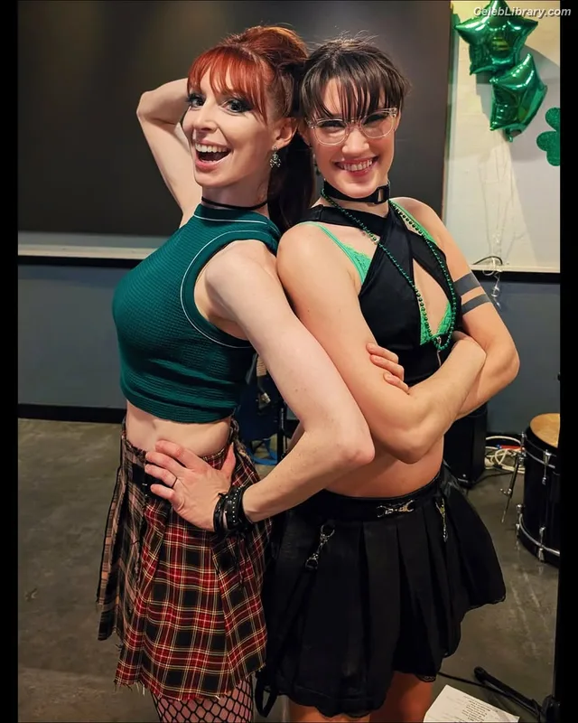Lisa Foiles photo 12 of 708