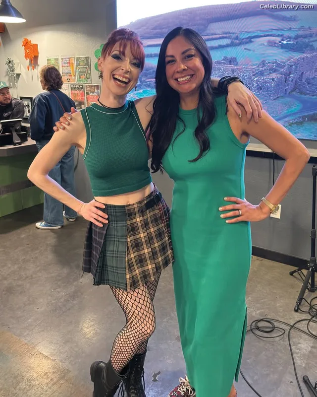 Lisa Foiles photo 16 of 708