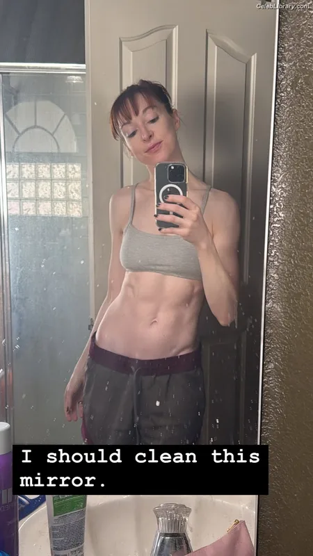 Lisa Foiles photo 14 of 708