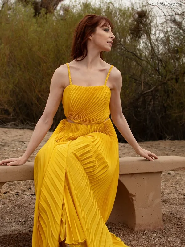 Lisa Foiles photo 1 of 708