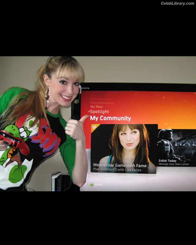Lisa Foiles photo 14 of 708