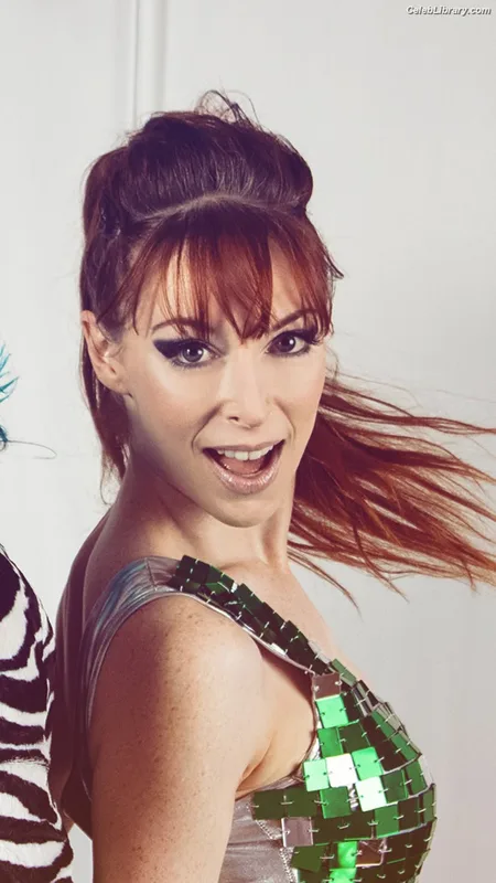 Lisa Foiles photo 4 of 708