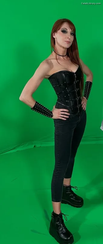 Lisa Foiles photo 21 of 708