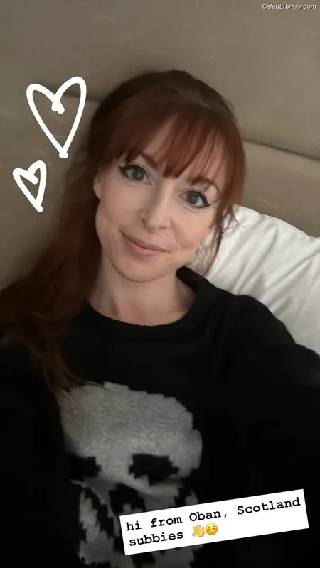 Lisa Foiles photo 24 of 708