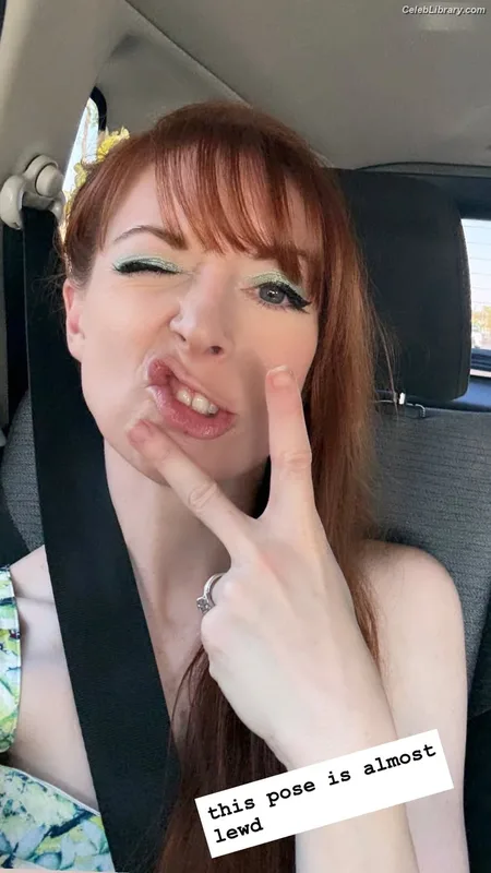 Lisa Foiles photo 14 of 708