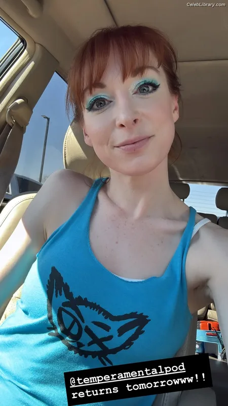 Lisa Foiles photo 19 of 708