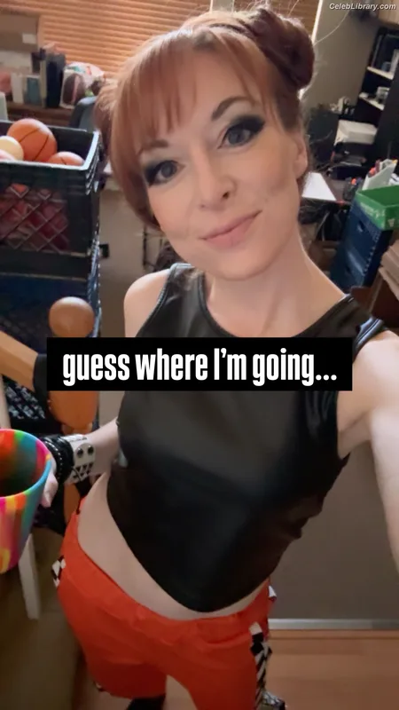 Lisa Foiles photo 23 of 708