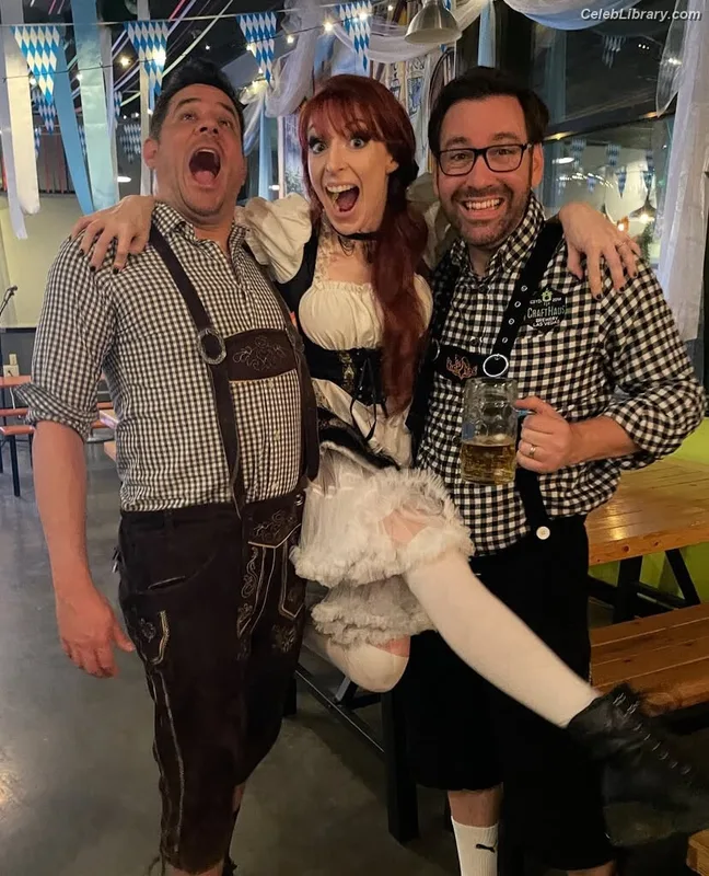 Lisa Foiles photo 22 of 708