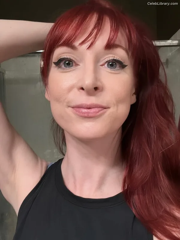 Lisa Foiles photo 2 of 708
