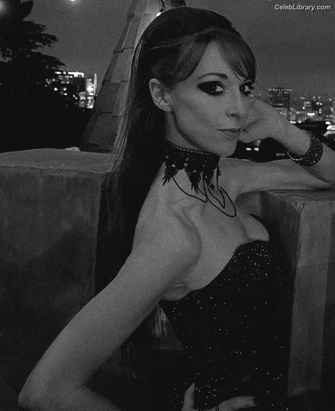 Lisa Foiles photo 11 of 708