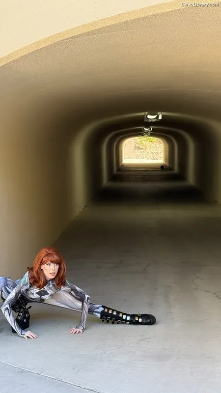 Lisa Foiles photo 2 of 708