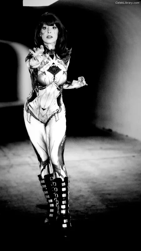 Lisa Foiles photo 13 of 708