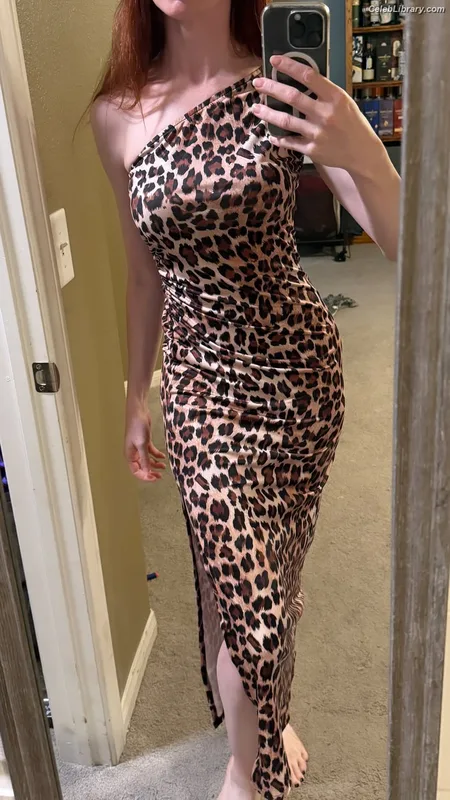 Lisa Foiles photo 19 of 708