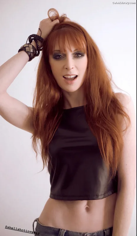 Lisa Foiles photo 13 of 708