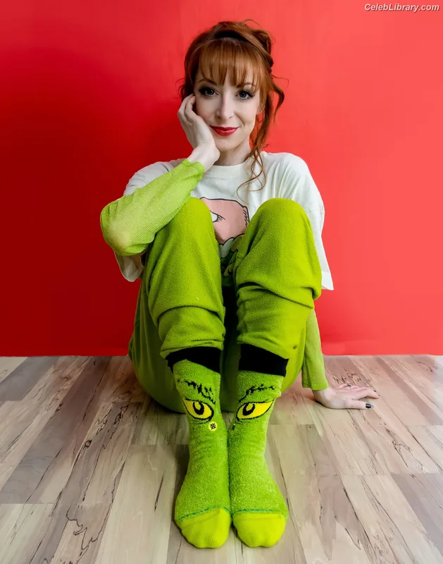 Lisa Foiles photo 14 of 708