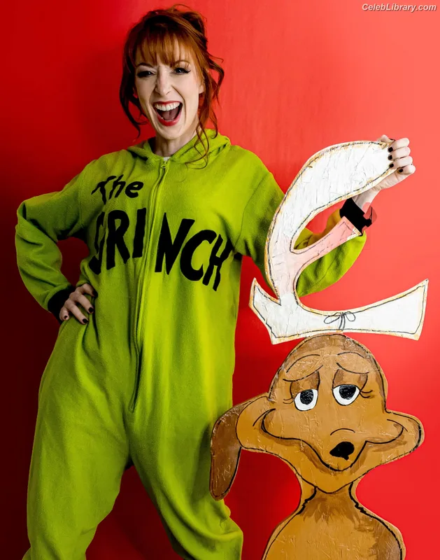 Lisa Foiles photo 17 of 708