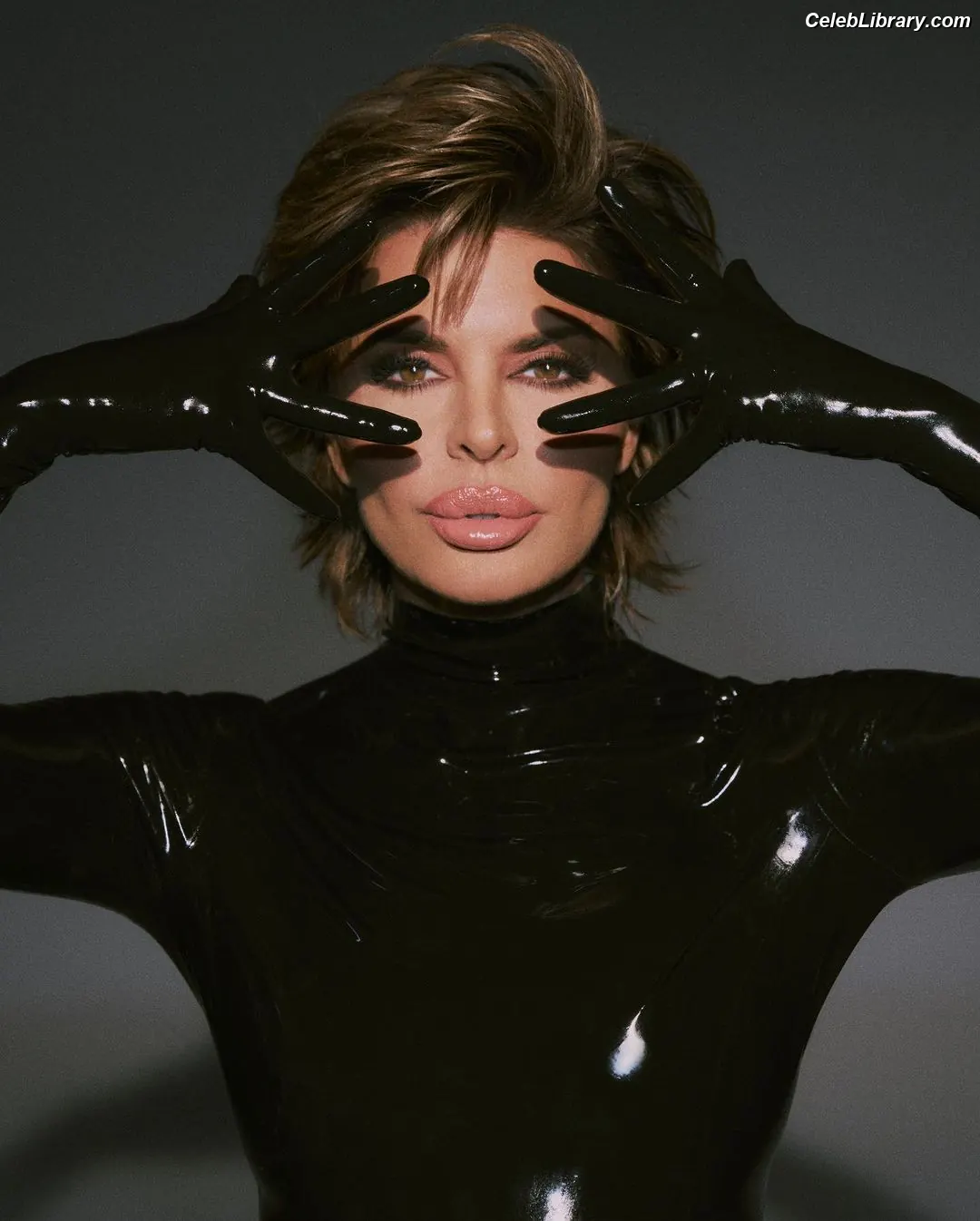 Lisa Rinna photo 22 of 196